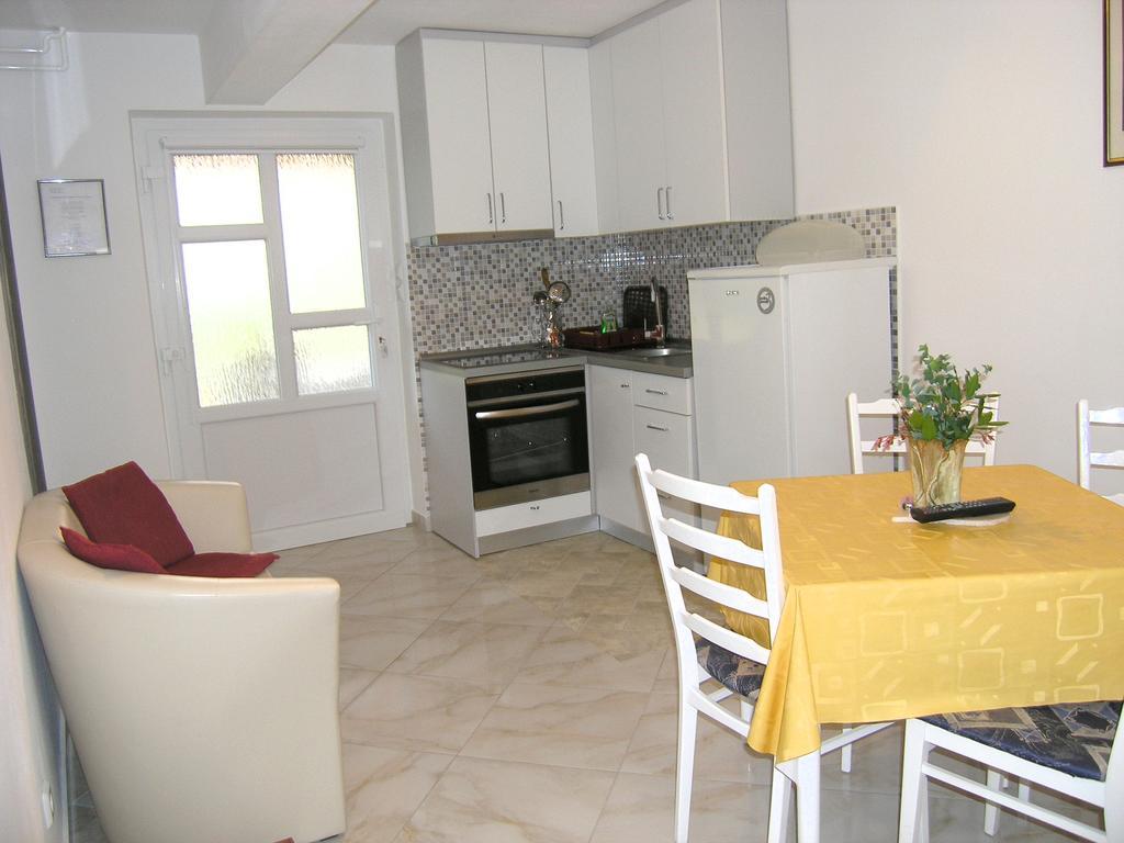 Apartment Martina Krk Town Bagian luar foto