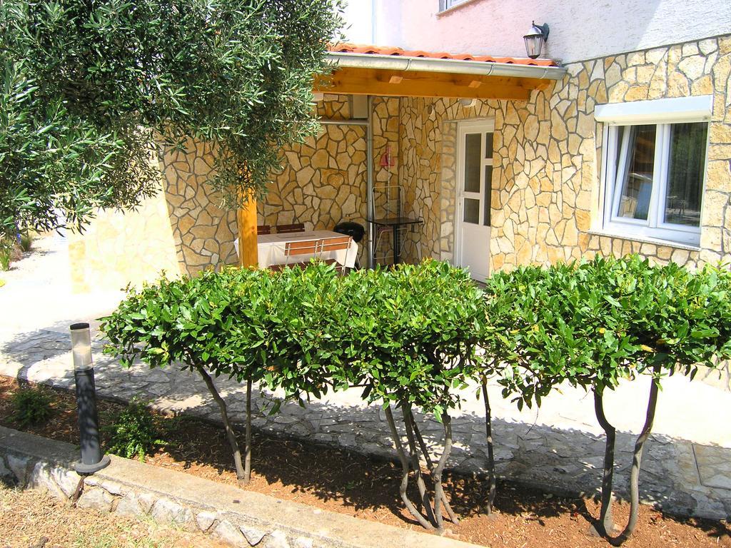 Apartment Martina Krk Town Bagian luar foto