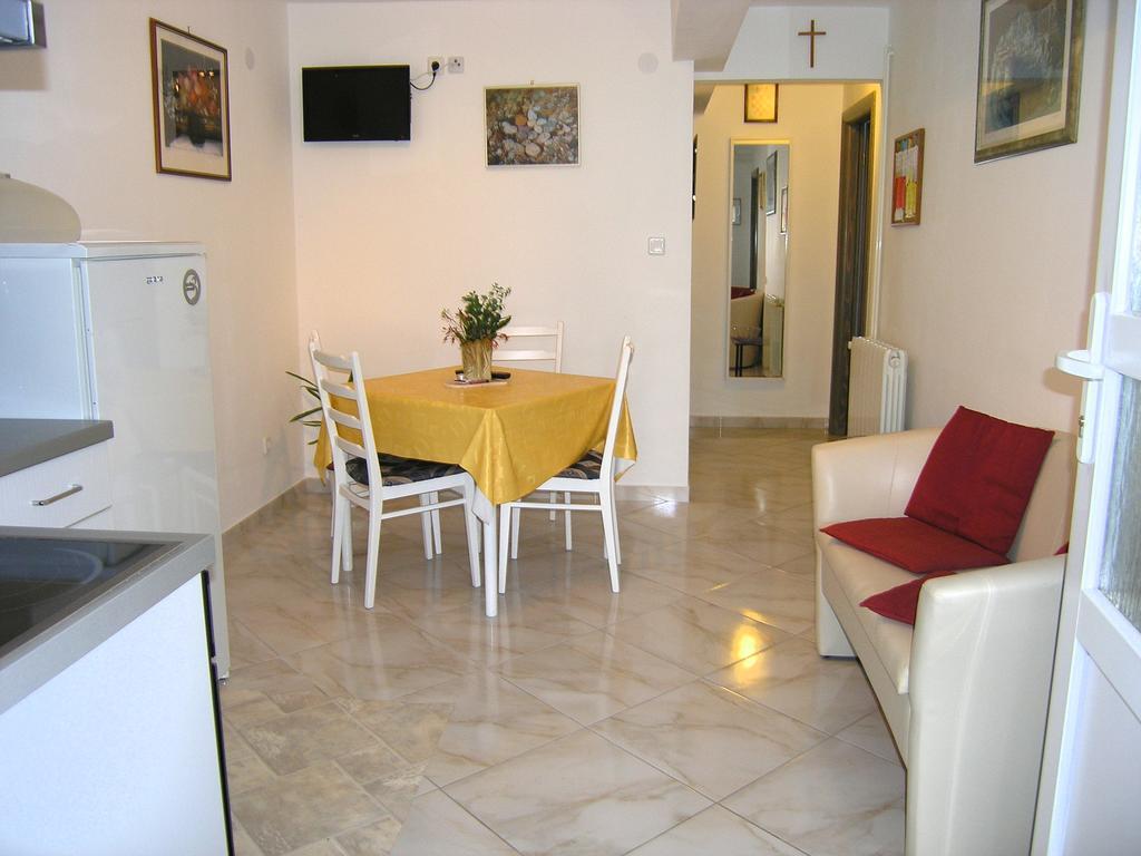 Apartment Martina Krk Town Bagian luar foto