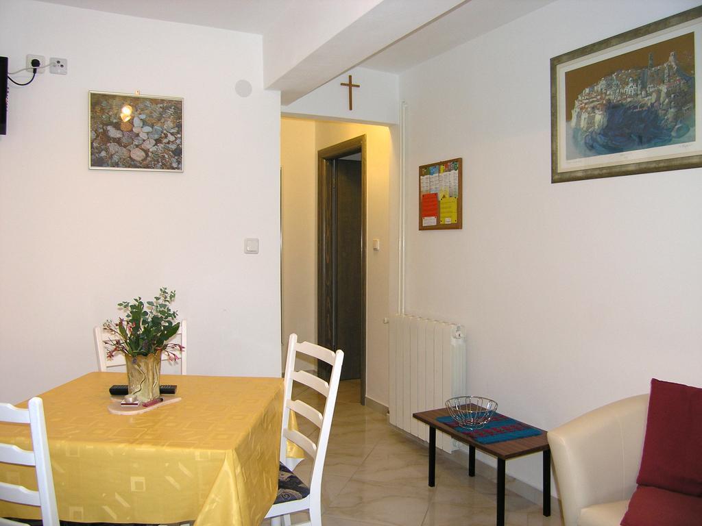 Apartment Martina Krk Town Bagian luar foto