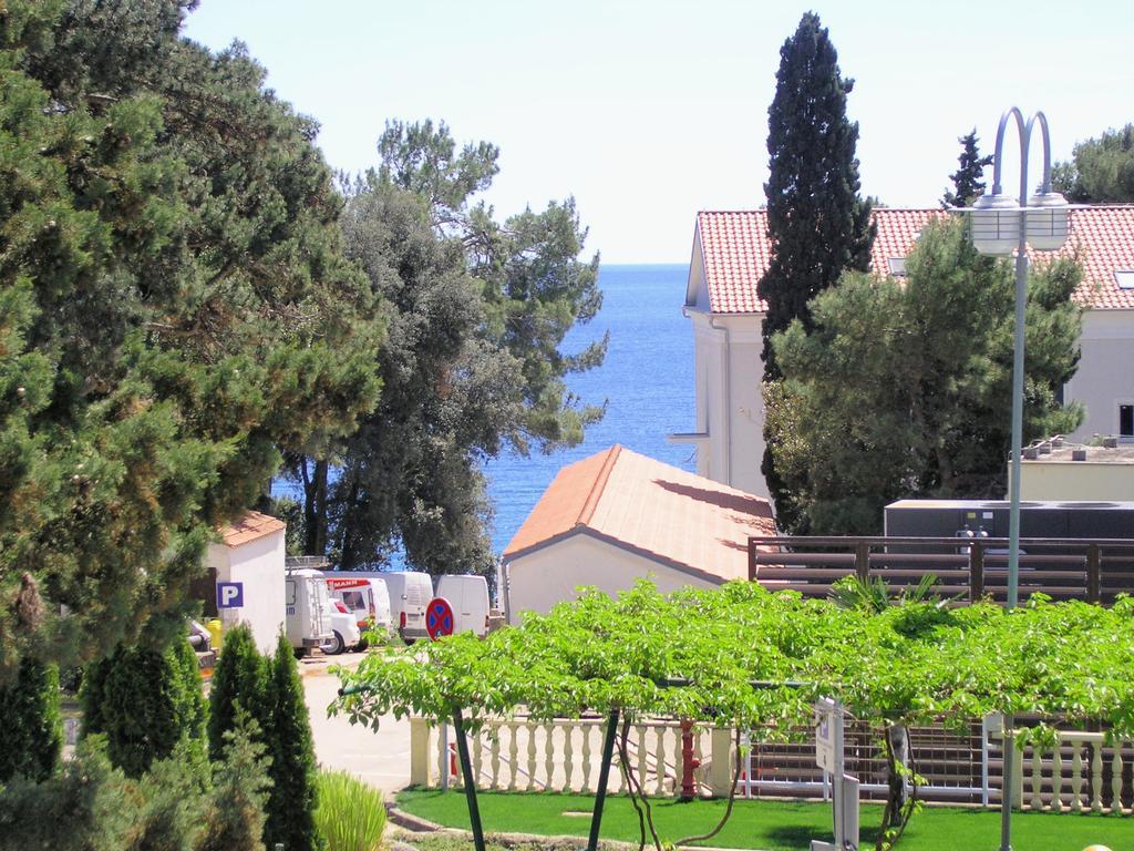 Apartment Martina Krk Town Bagian luar foto